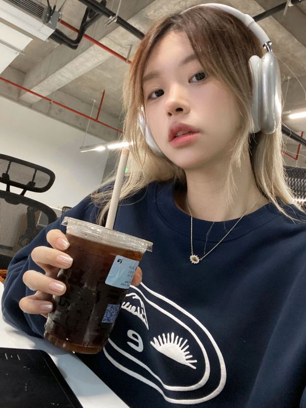 櫻花麻豆 復古美式創意圖形印花長袖衛衣寬鬆百搭休閒圓領上衣女