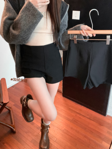 Real shot 2023 autumn and winter outer wear black shorts women's high waist straight shorts boots pants casual pants