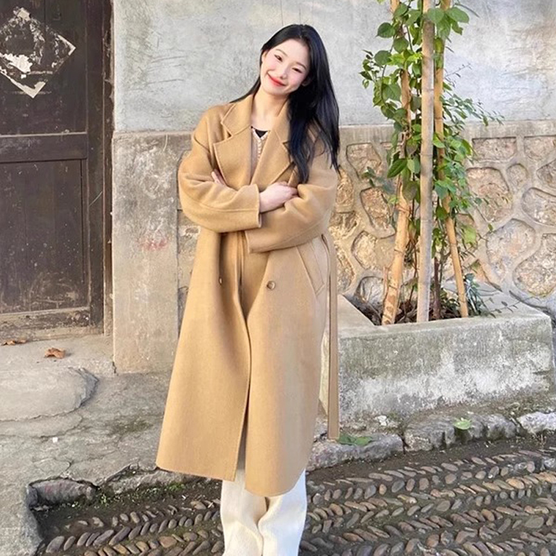 Hepburn style camel coat women's autumn and winter high-end Korean woolen coat 2023 new style small medium and long style
