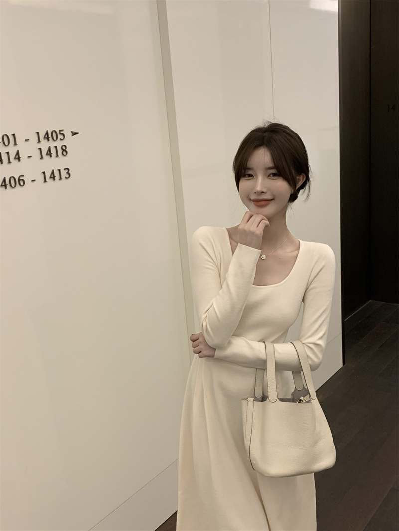氣質U領純色連衣裙女秋季2023新款韓版百搭收腰修身顯瘦長袖裙子