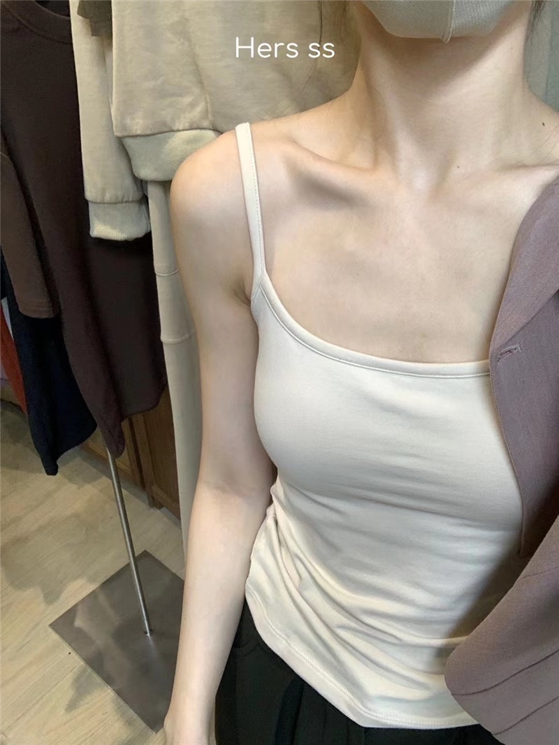 METWO 灰色超模帶胸墊吊帶背心女春季新款彈力顯瘦可外穿打底上衣