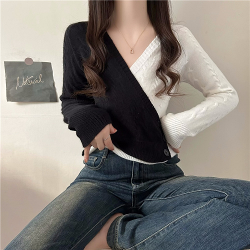 Actual shot~Autumn new design contrasting color V-neck long-sleeved slimming knitted top for women