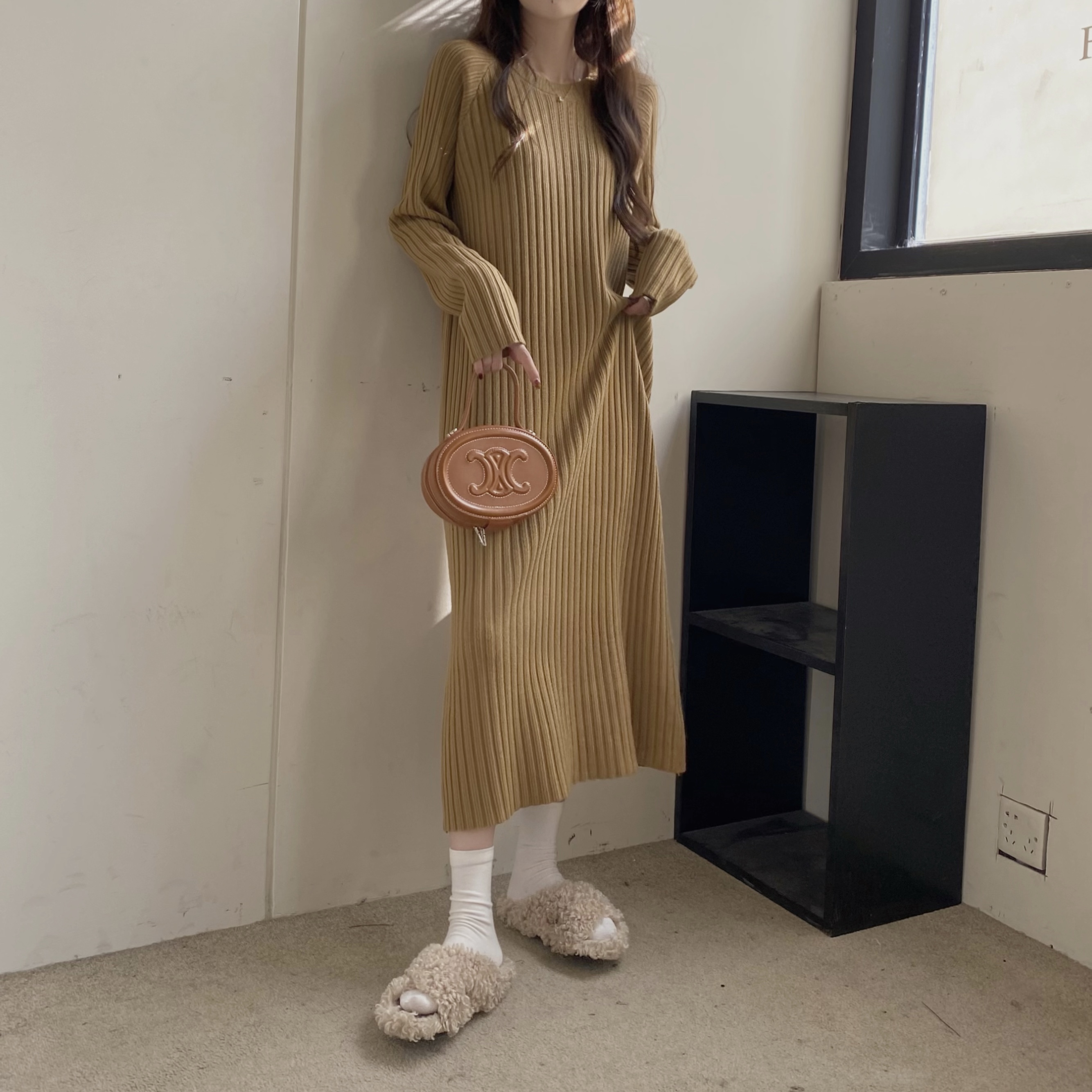 Actual shot of Korean long lazy style round neck pit sweater knitted dress for women covering flesh and loose knitted dress