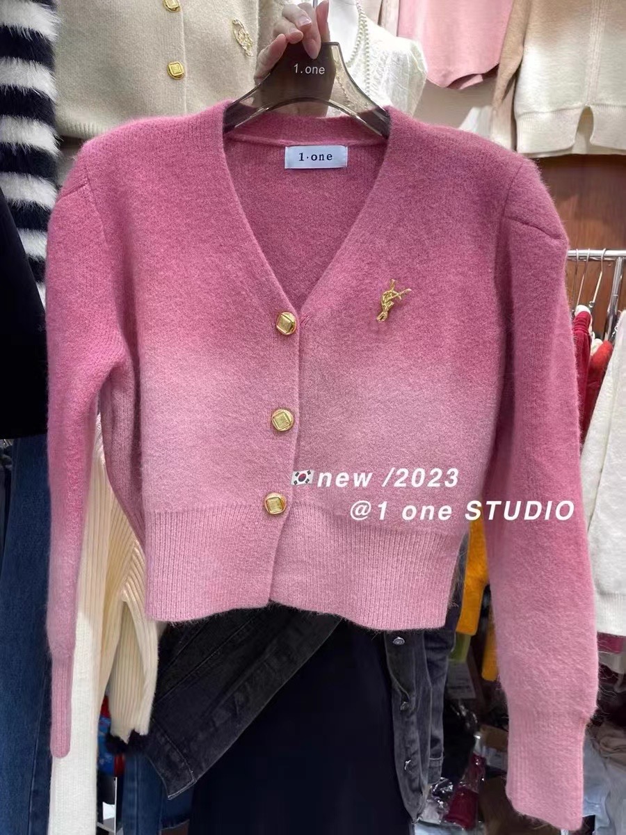 Retro gradient knitted sweater cardigan for women 2023 autumn and winter new design slim niche tops for women