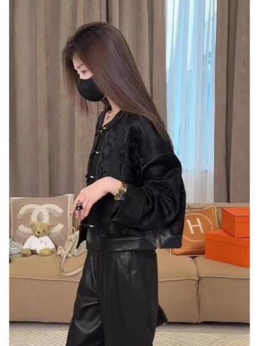 Autumn  New New Chinese Style Tops National Style Women's Small Fragrance Style Black Short Leather Jacket Women Spring and Autumn