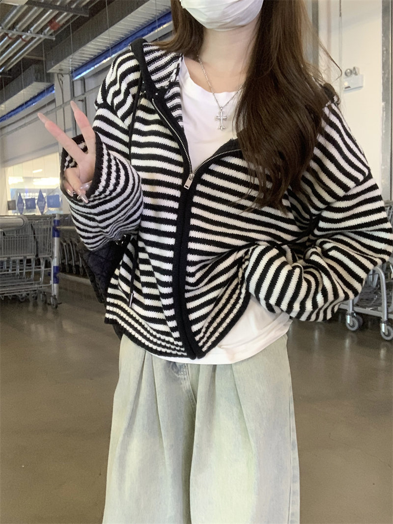 實拍~撞色黑白條紋長袖連帽針織開衫女寬鬆休閒短外套