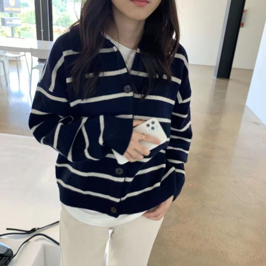 韓國chic秋冬復古洋氣翻領單排扣休閒寬鬆百搭條紋針織開衫毛衣女