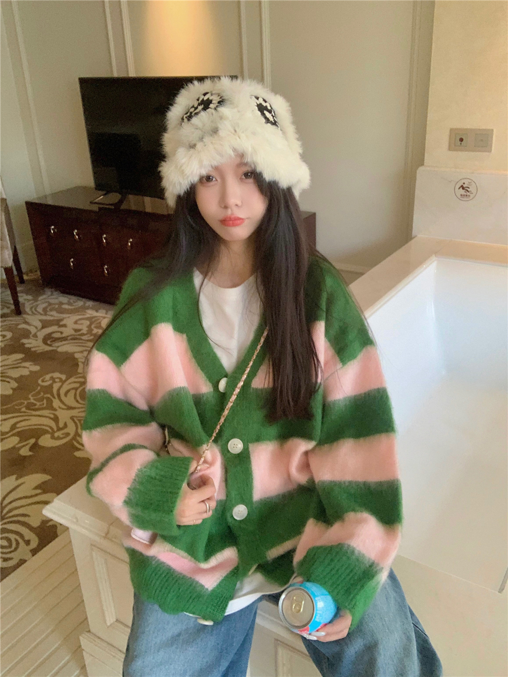 實拍~小眾綠粉V領條紋針織毛衣外套秋季新款減齡開衫女潮