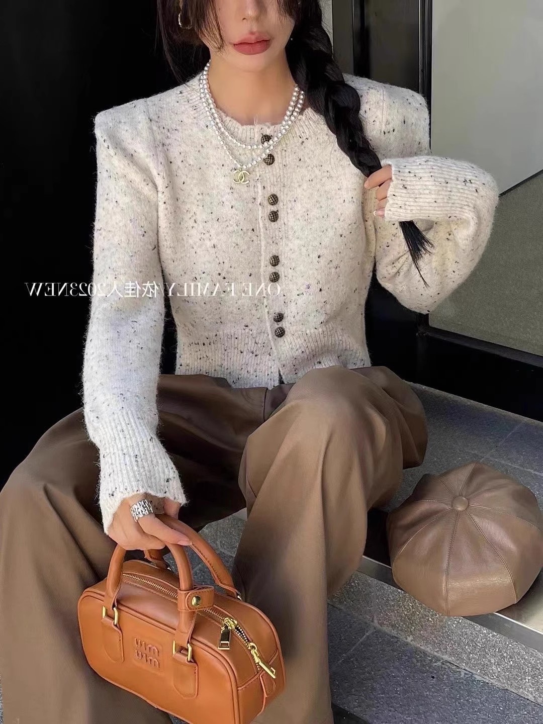 十三行圓領排扣長袖閃亮毛衣女冬季新款韓版修身純色百搭氣質上衣