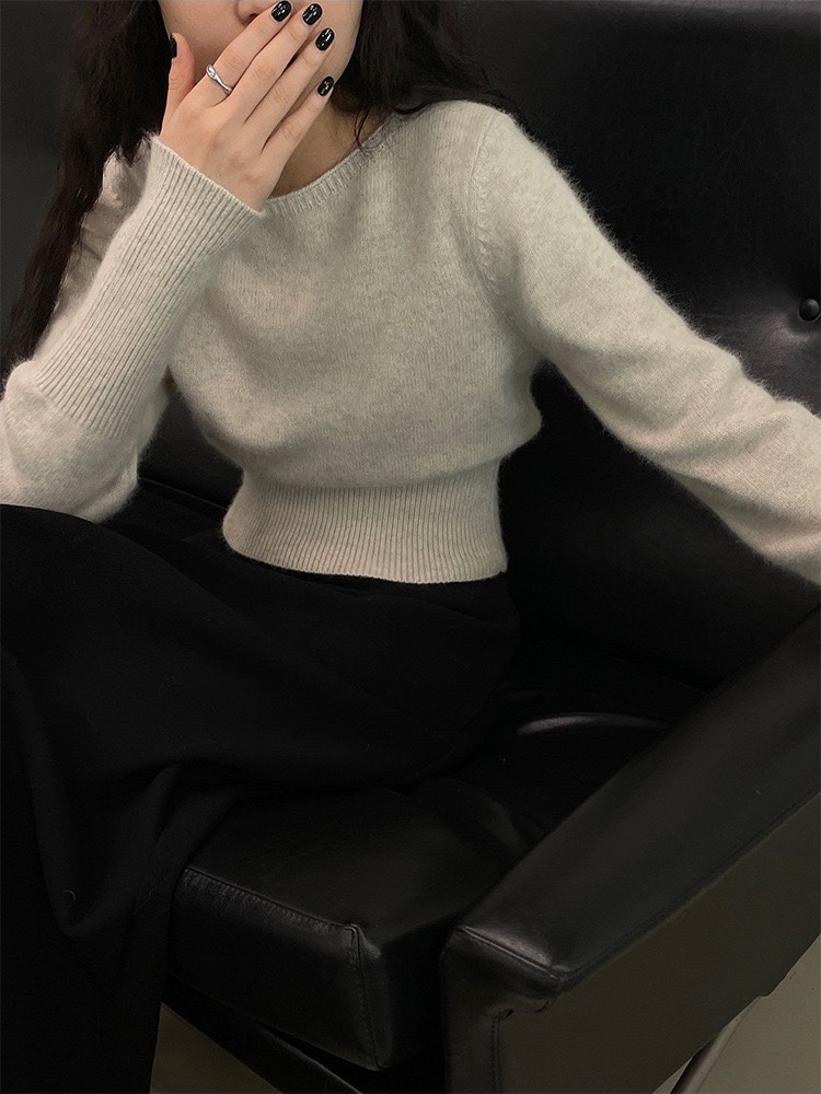 黑色短款收腰針織上衣打底衫女春秋法式高級感寬鬆浣熊絨毛衣