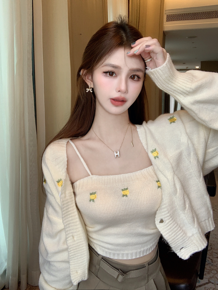 實拍~韓系復古甜美疊穿顯白辣妹重工刺繡針織毛衣兩件套女
