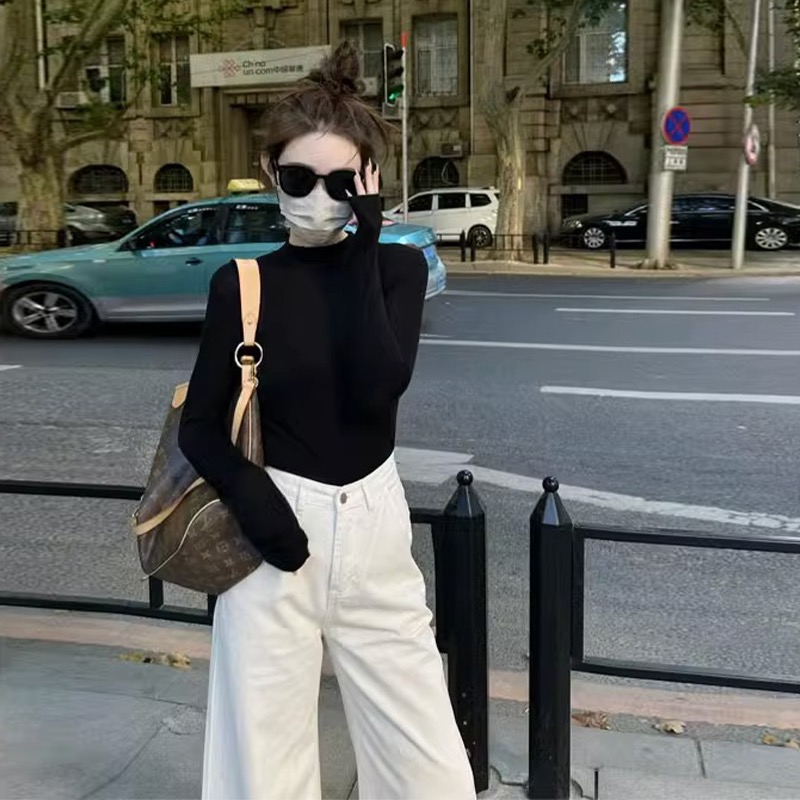 Black half-turtle collar bottoming shirt for women 2023 new autumn and winter cold style unique and chic slim inner long-sleeved T-shirt