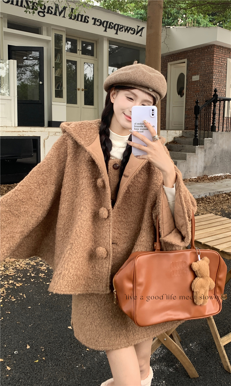 實拍~美拉德魔法森林羊羔毛厚實夾棉斗篷馬甲背心半裙套裝女