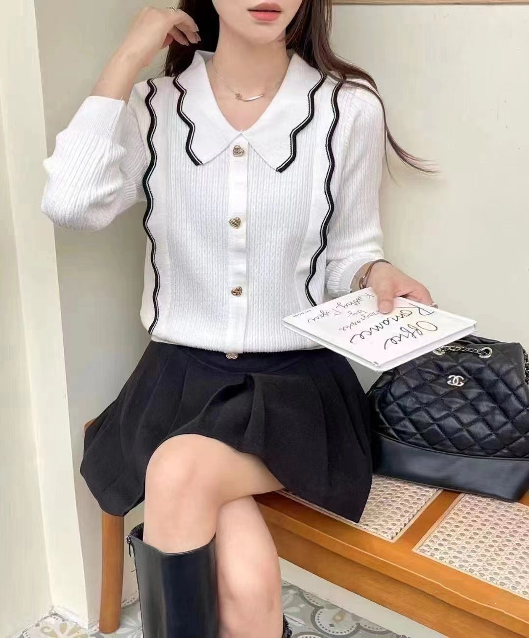 秋冬新款設計感洋氣減齡娃娃領拼接花邊鏤空長袖上衣女