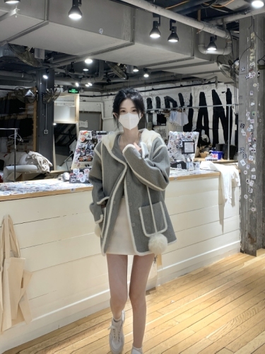JMSHOP Qianshan Coconut Milk Ball Gray Contrast Color Hooded Woolen Coat Women's Designed Mid-Length Padded Coat