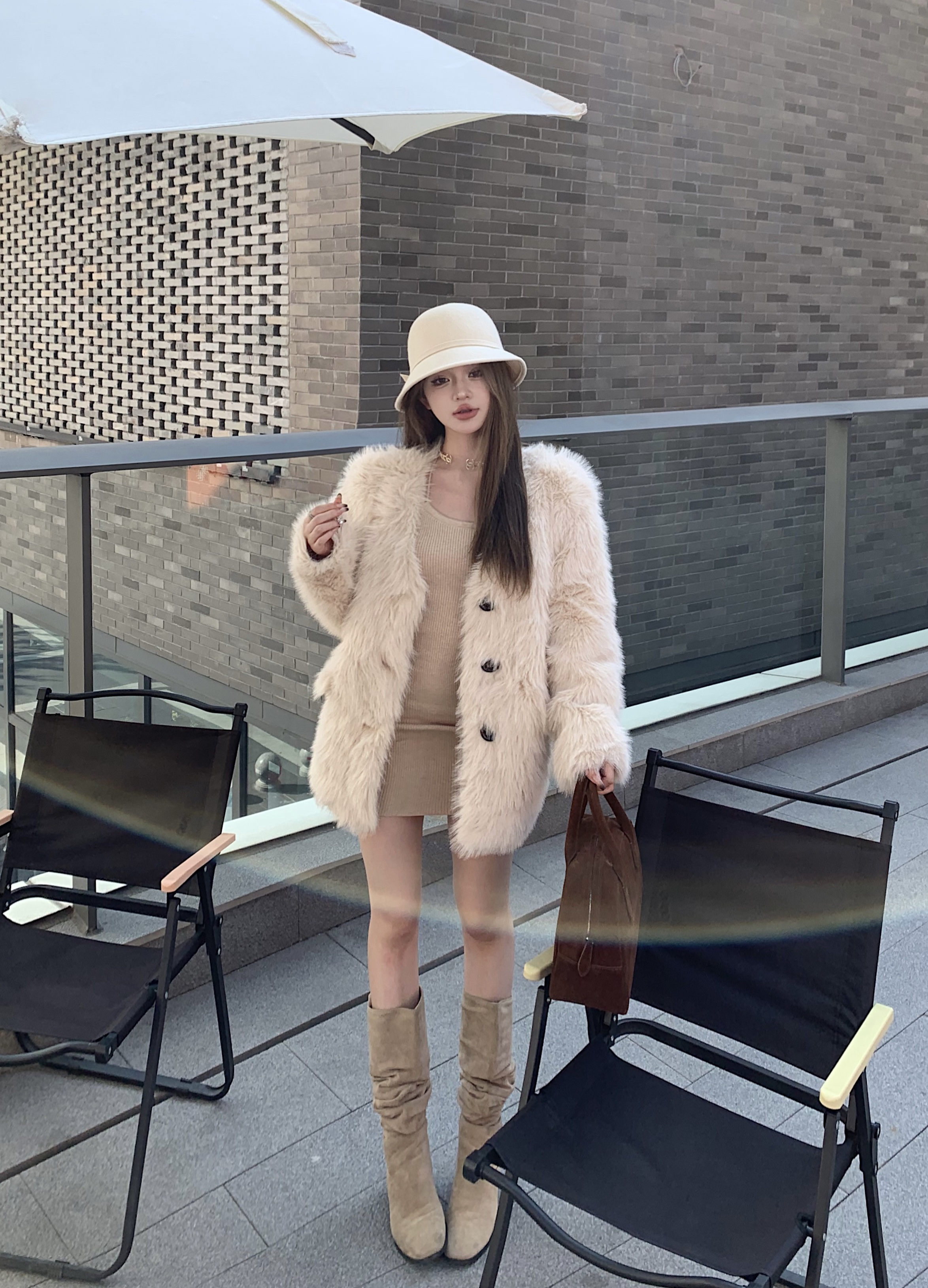 Actual shot of elegant v-neck, exquisite and high-end soft and waxy fur coat