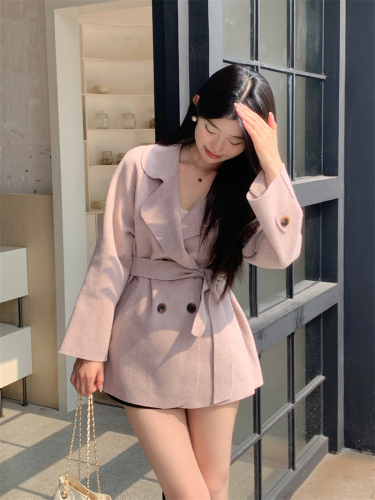 Real shot~Short woolen coat for small people, suit collar, high-end Hepburn style woolen coat for women