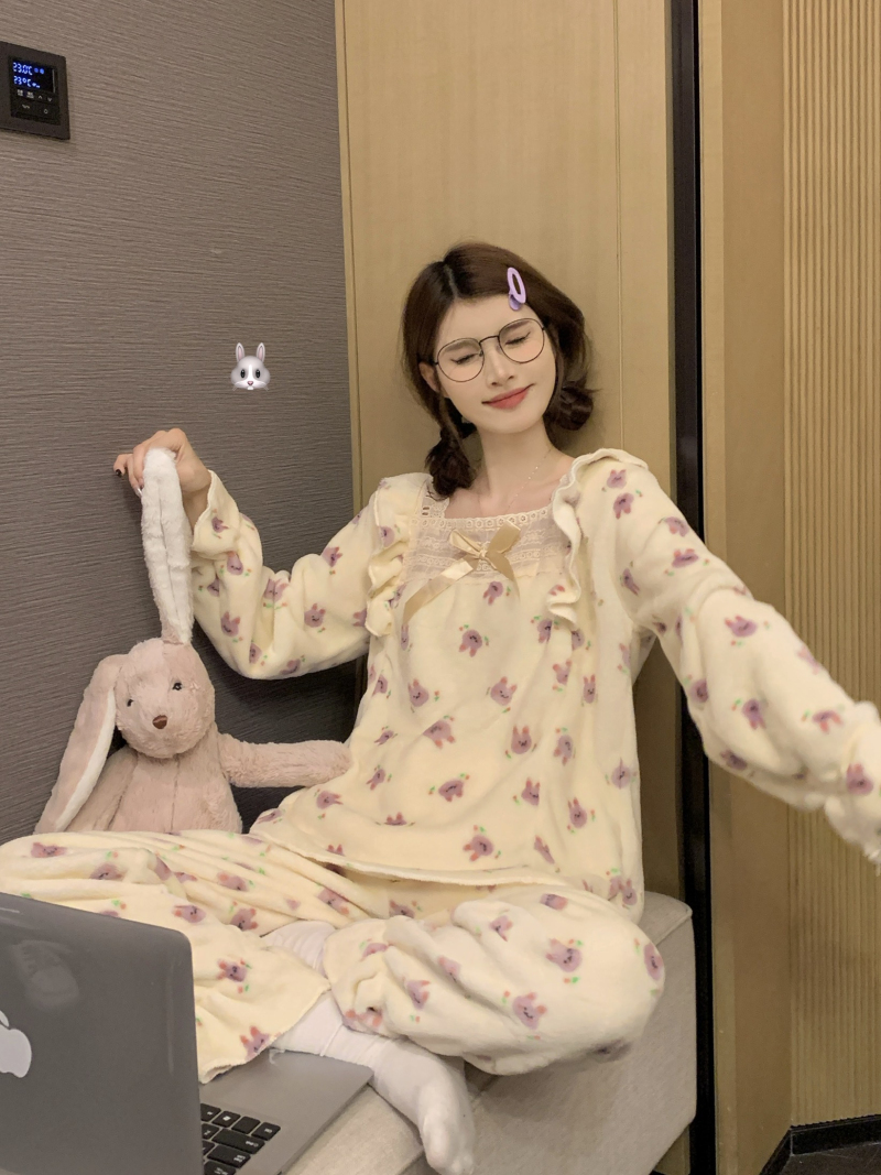 實拍冬季新款加厚珊瑚絨蕾絲木耳邊可愛卡通保暖家居服兩件套