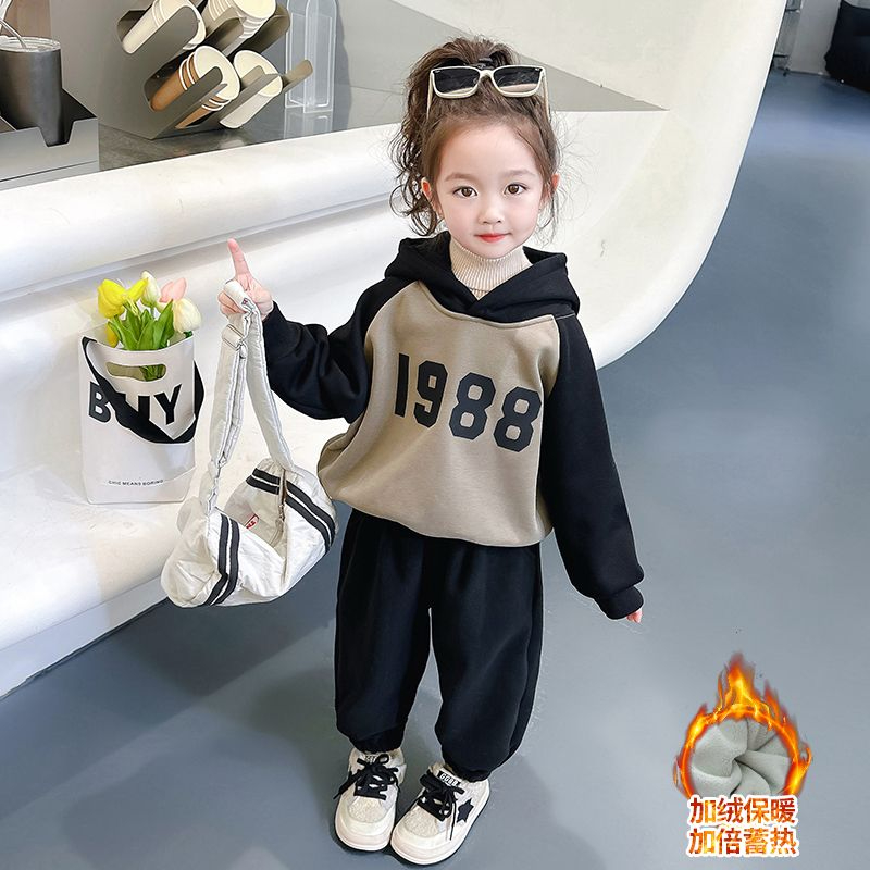 女童冬裝衛衣加絨套裝2023年新款洋氣兒童連帽韓版時尚童裝兩件套