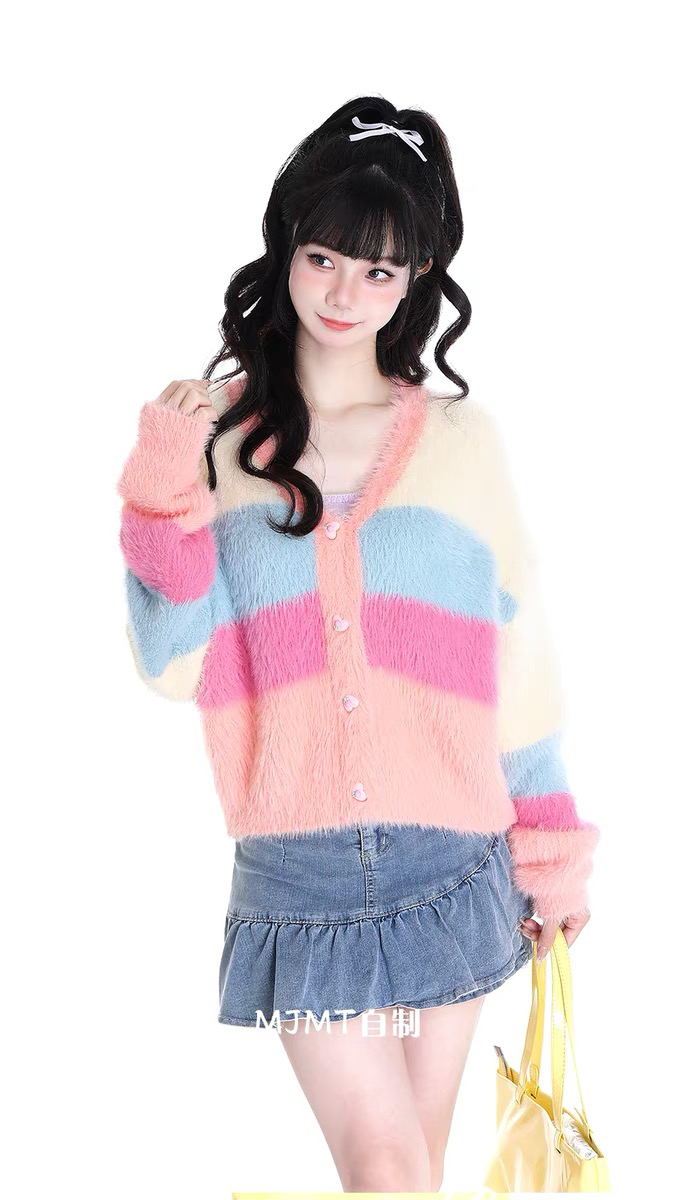 2023多巴胺彩色條紋V領短款毛衣女甜美愛心紐扣開衫外套衫
