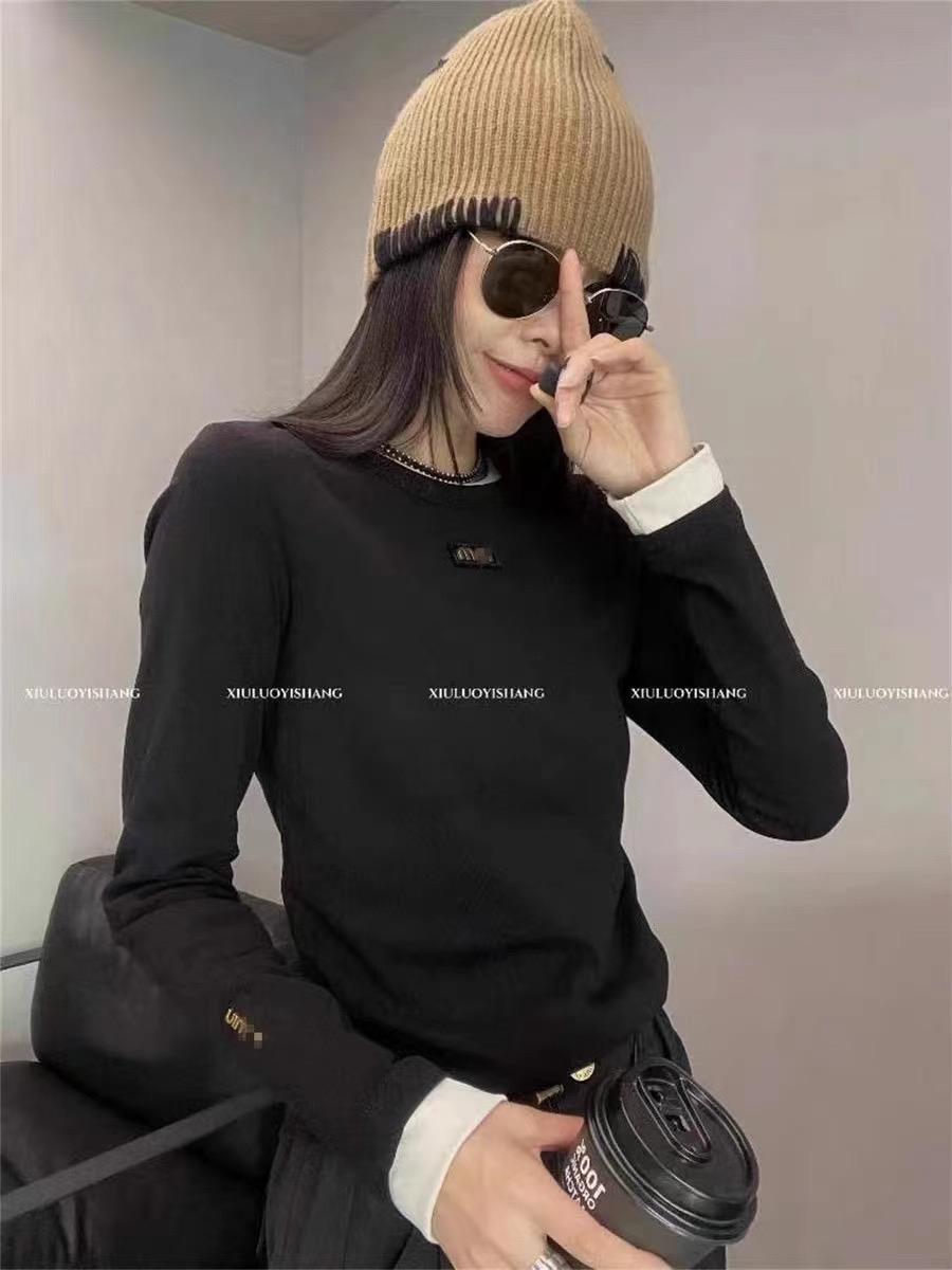 2023 autumn and winter new style velvet color-blocked long-sleeved T-shirt women's cuff slit slim-fitting western-style bottoming shirt top