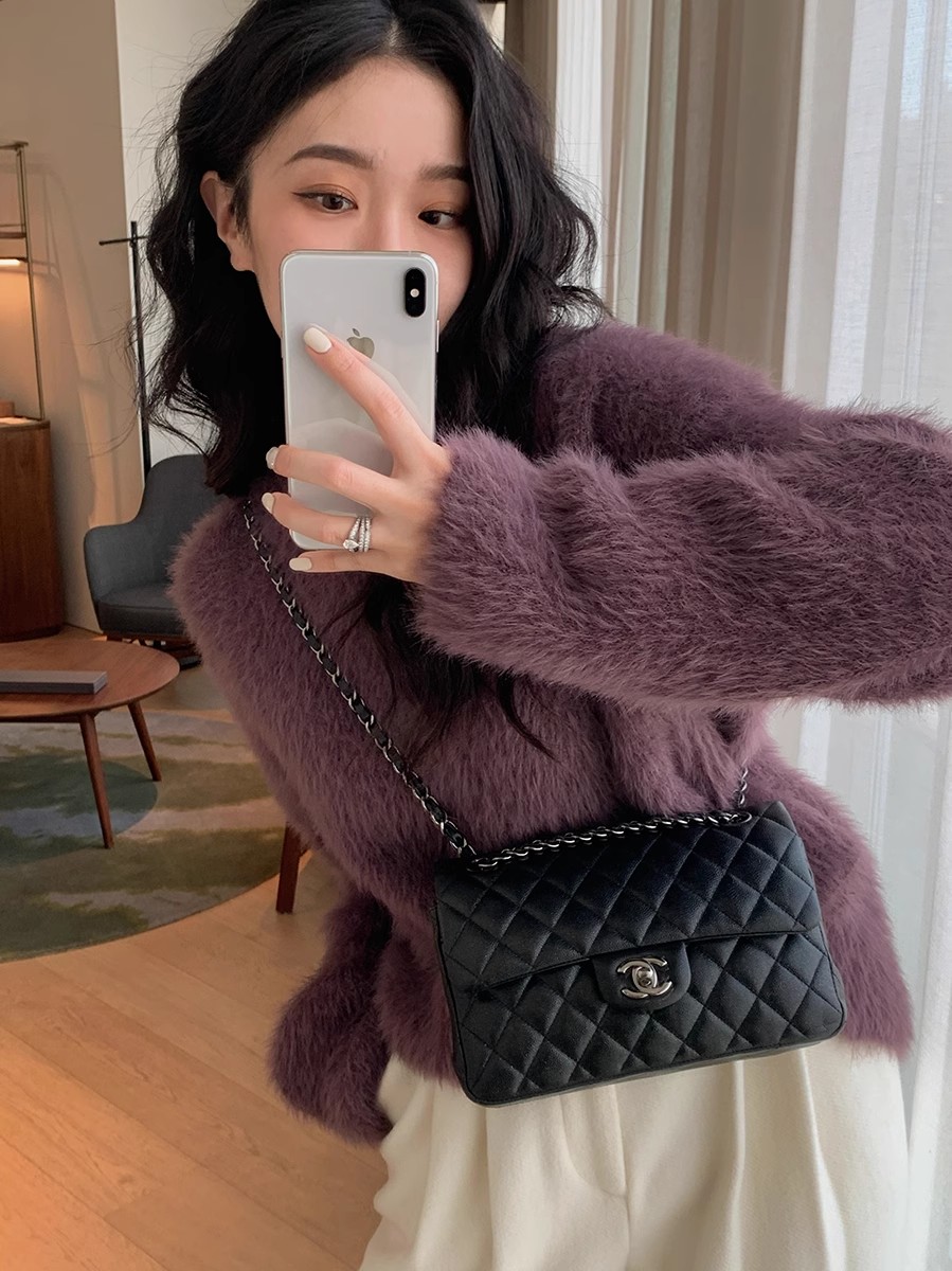 任小藝圓領軟糯毛衣女短款小個子毛茸茸上衣設計感小眾內搭慵懶風