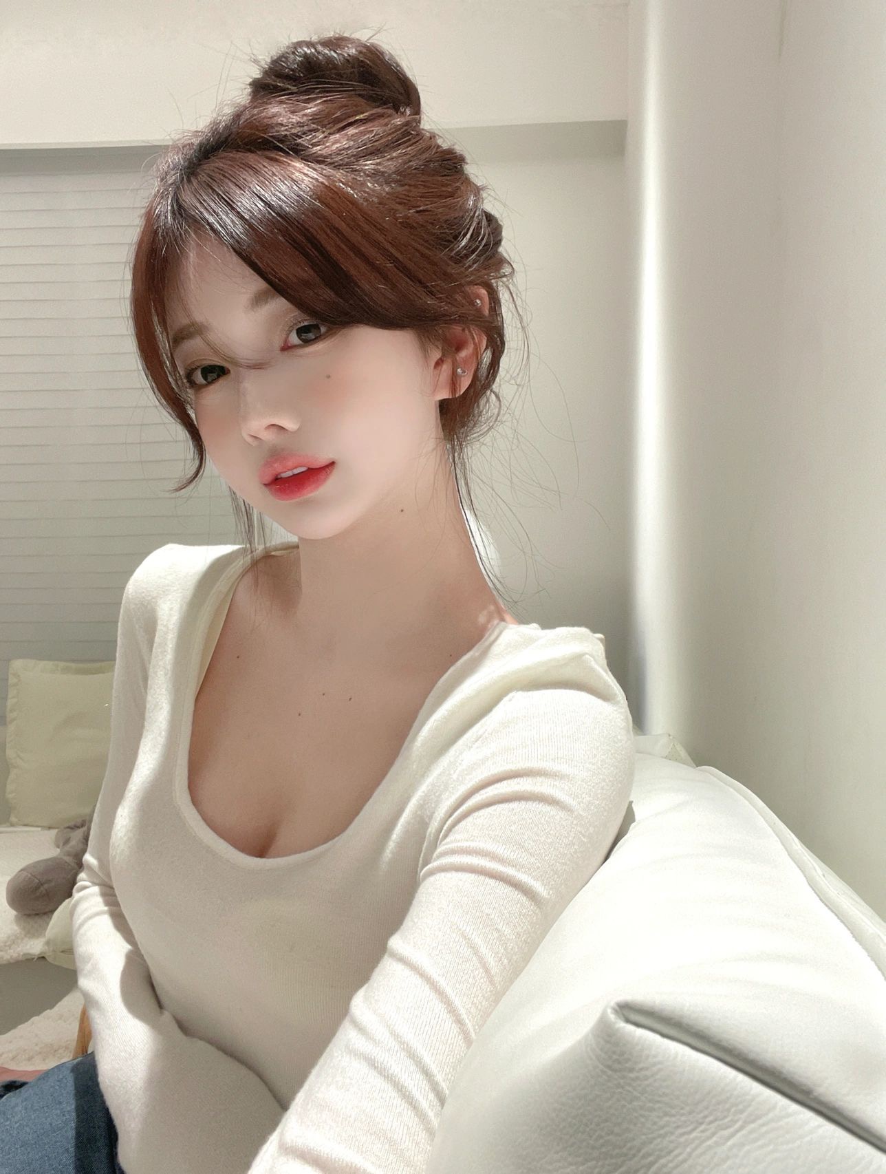 純欲辣妹u領薄款長袖T恤女早秋短款弧形下擺修身顯瘦打底針織小衫