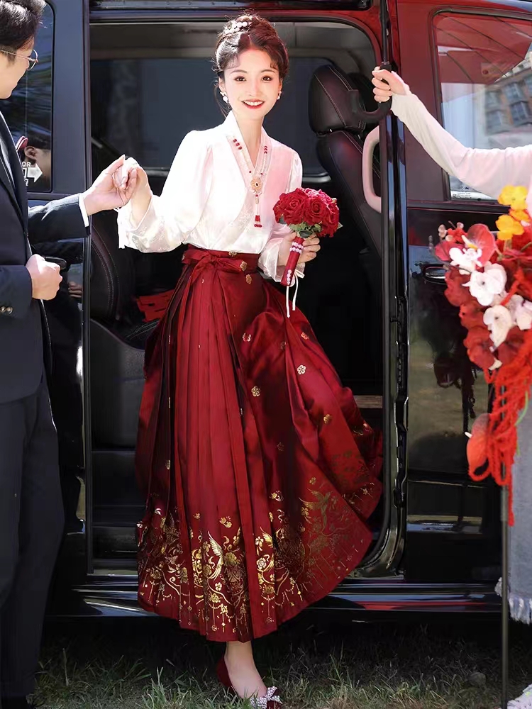馬面裙敬酒服新娘酒紅色高級感中式訂婚連衣裙長袖冬季結婚禮服裙