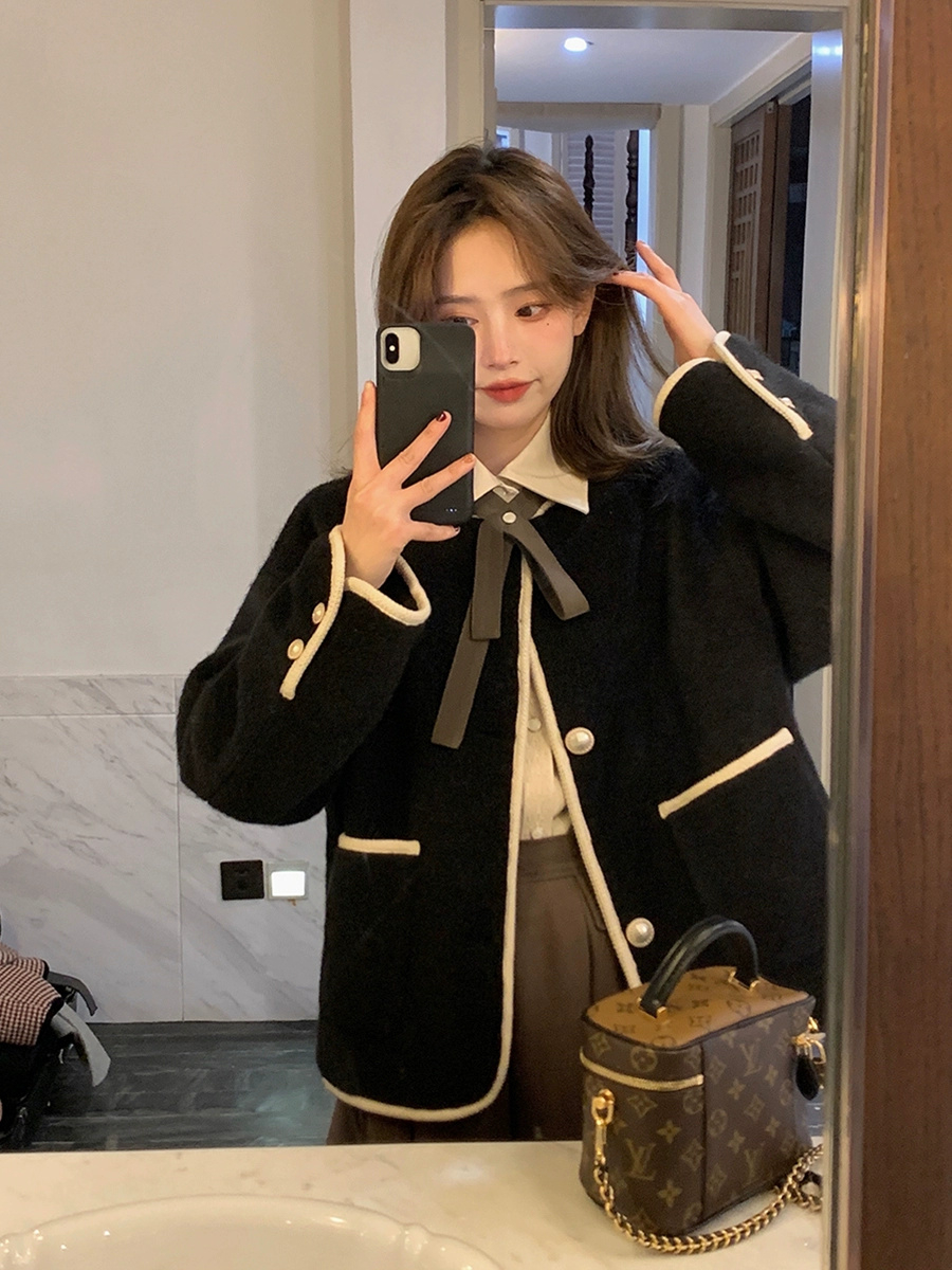Black small fragrant jacket for women 2023 new autumn and winter high-end thickened short woolen suit top for small people