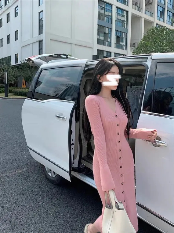 Tmall quality knitted bottoming dress with elegant and sophisticated long style with coat and sweater skirt