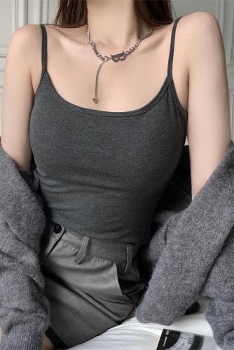 Actual shot of a small gray camisole for autumn and winter outer wear and inner wear with breast pads and beautiful back bra all-in-one bottoming top