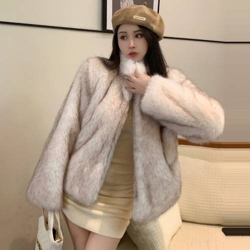 Actual shot of the new winter style Yi Mengling's same eco-friendly fur coat for women, short stand-up collar imitation fox plush top