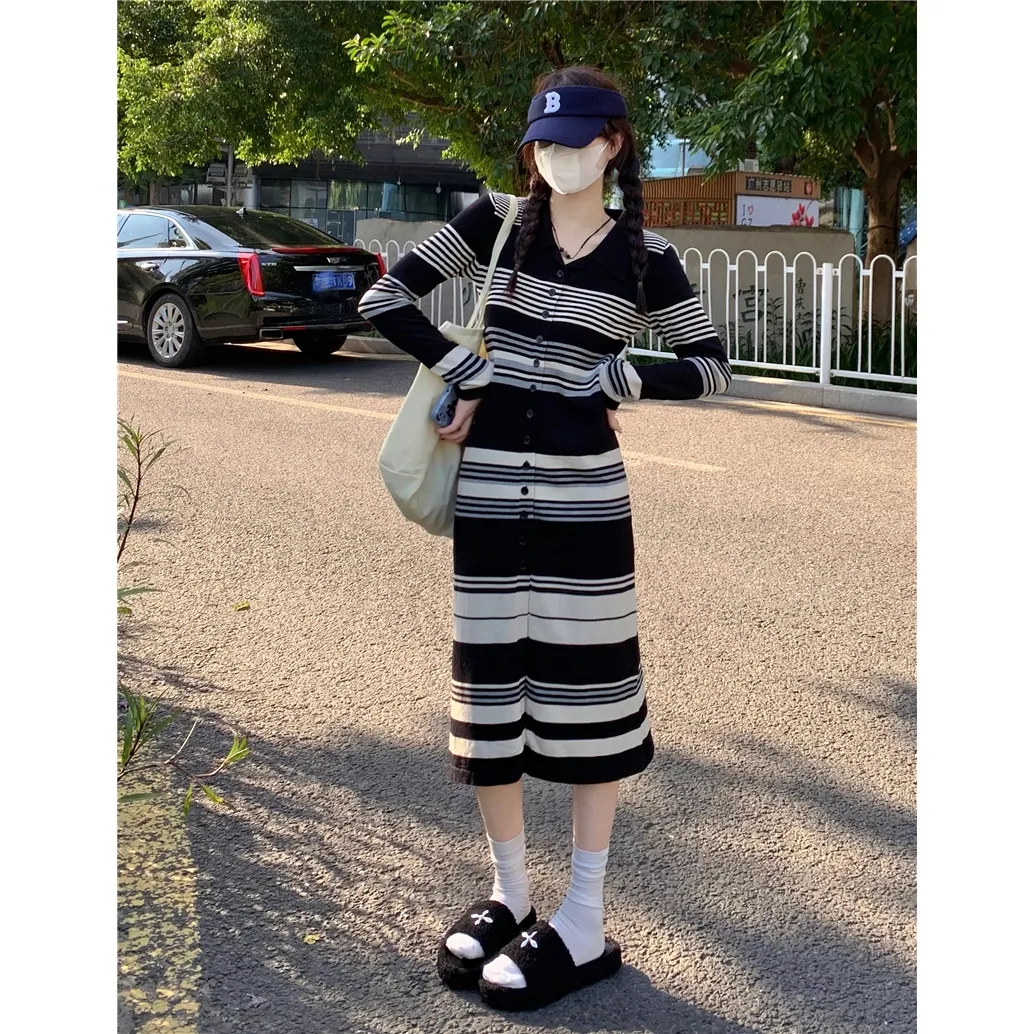 天貓質量早秋女裝撞色收腰POLO領長裙修身顯瘦條紋針織連衣裙
