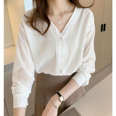 V領白色襯衫女2023秋上新設計感小眾薄款港風溫柔通勤超好看上衣