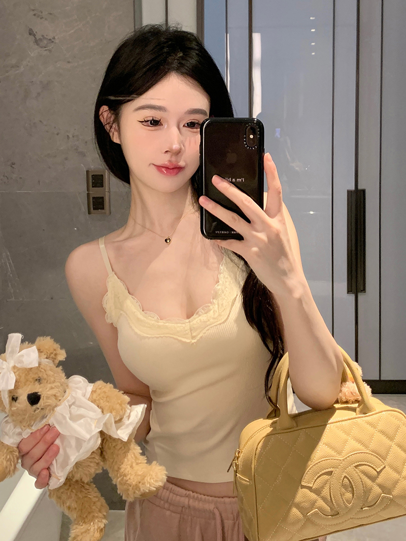 實拍  蕾絲拼接吊帶小背心女辣妹顯瘦內搭外穿短款帶胸墊上衣