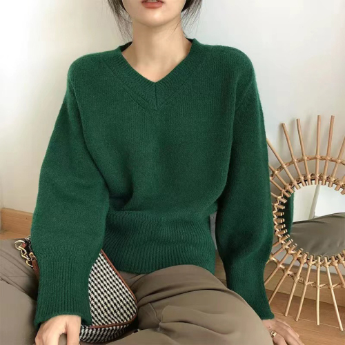 Retro long-sleeved V-neck pullover sweater for women in autumn and winter new style gentle style loose and versatile casual bottoming knitted top
