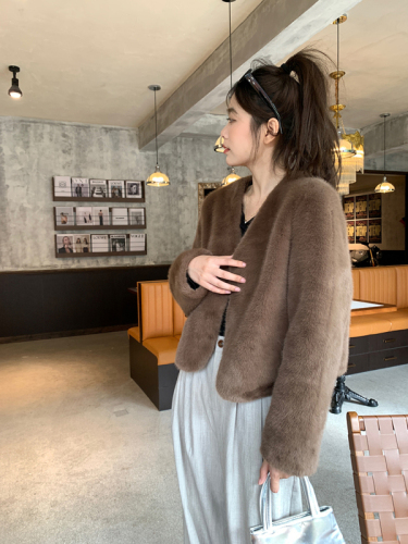 Actual shot of winter imitation fur coat for women V-neck imitation mink eco-friendly fur top short style