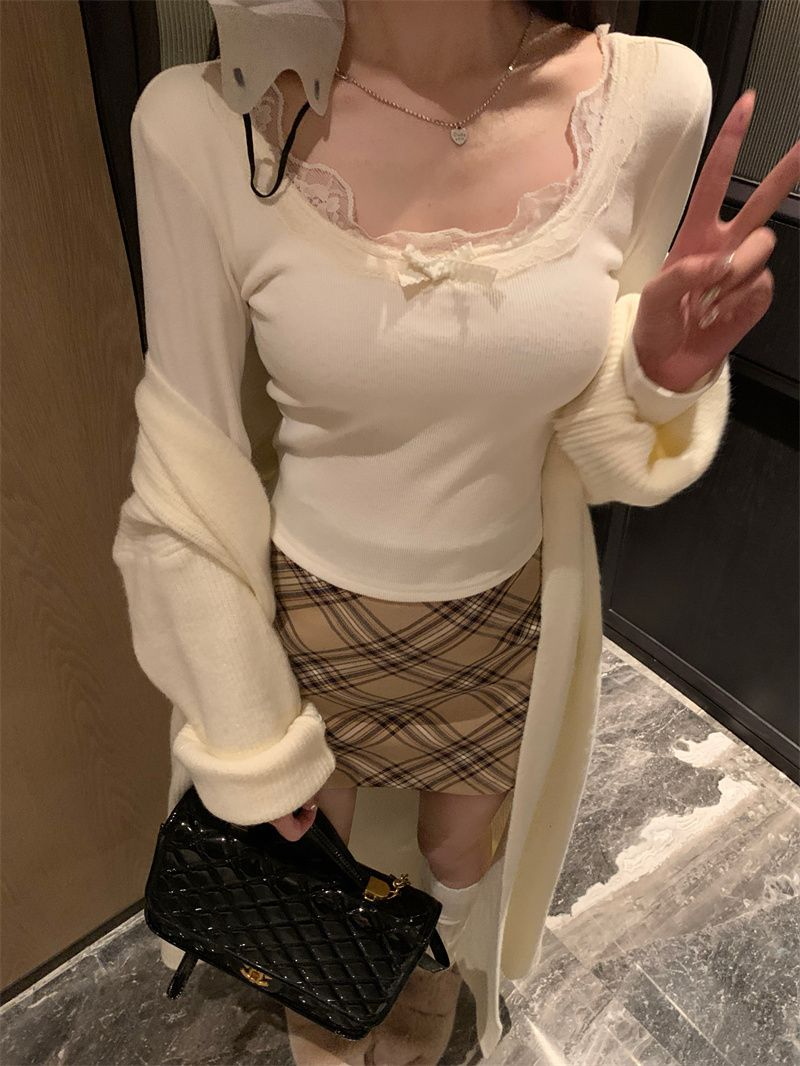 Hong Kong Style Hot Girl Round Neck Lace Slim Long Sleeve T-shirt Women's Autumn Pure Desire Design Slim and Versatile Short Top
