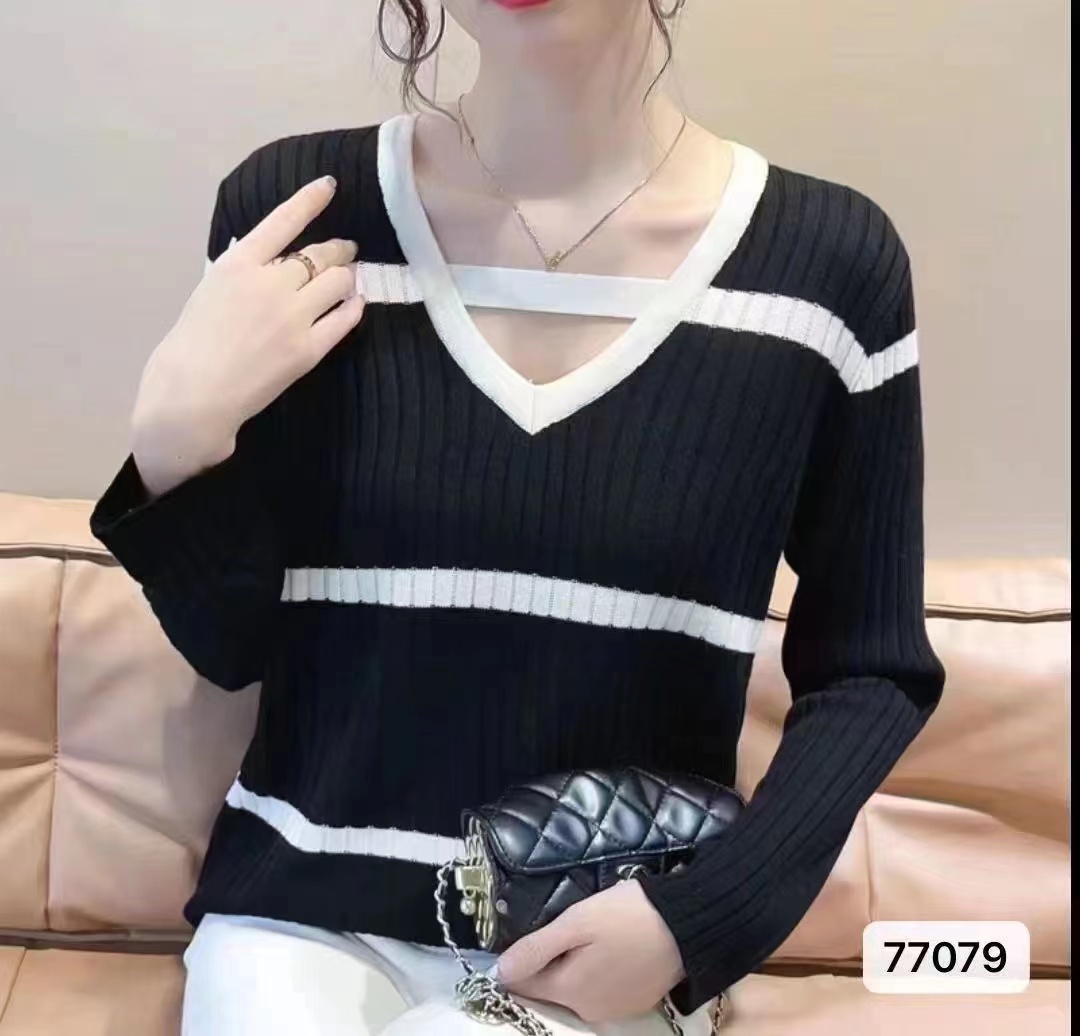 秋冬新款韓版時尚氣質輕熟V領鏤空條紋百搭長袖上衣女