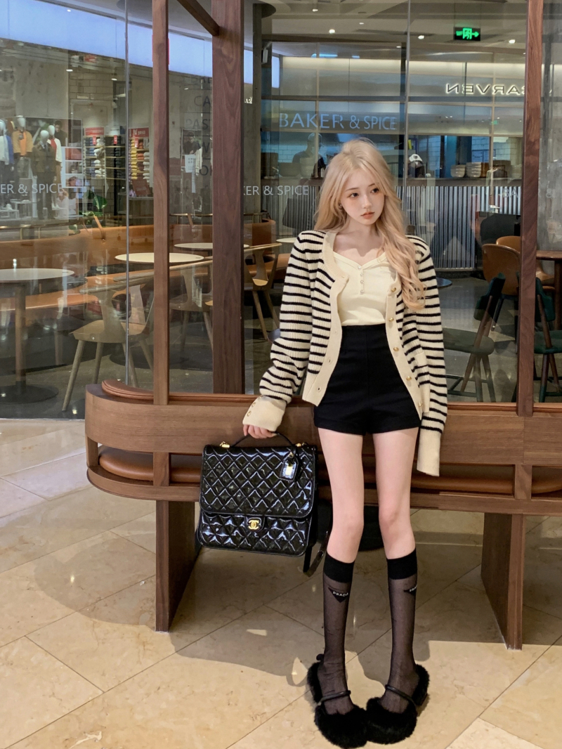 Real shot striped striped knitted autumn and winter cardigan + American retro threaded long T + four-season high-waisted shorts