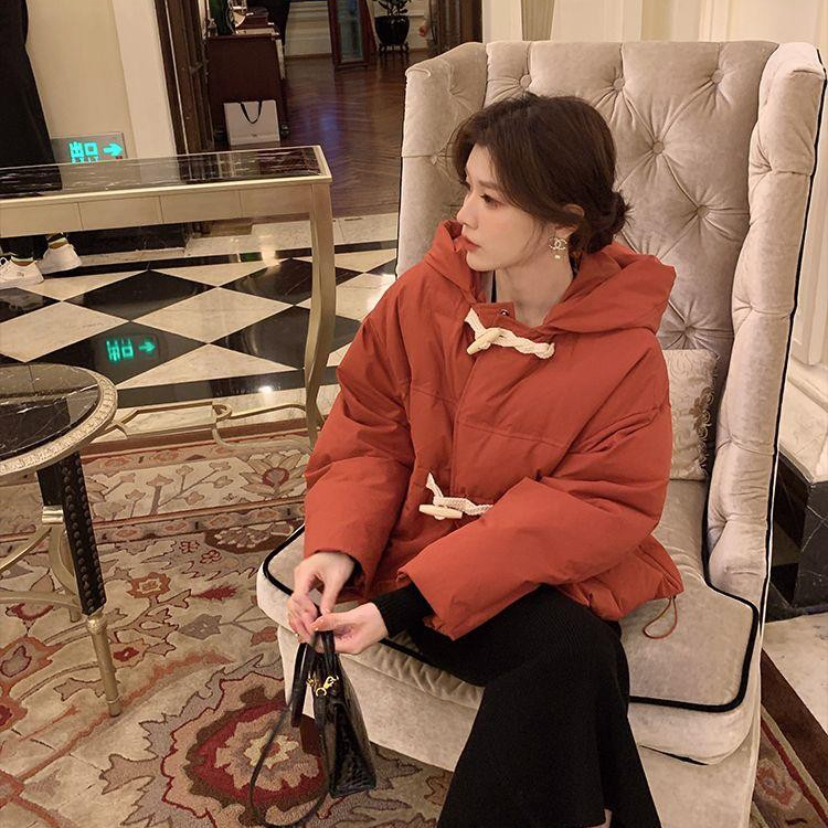 Tomato color thickened hooded short down cotton coat small women horn button 2023 winter loose coat