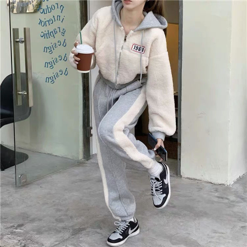 Velvet sports suit for women in winter, small and tall, college style, age-reducing, thickened sweatshirt and sweatpants two-piece set, western style