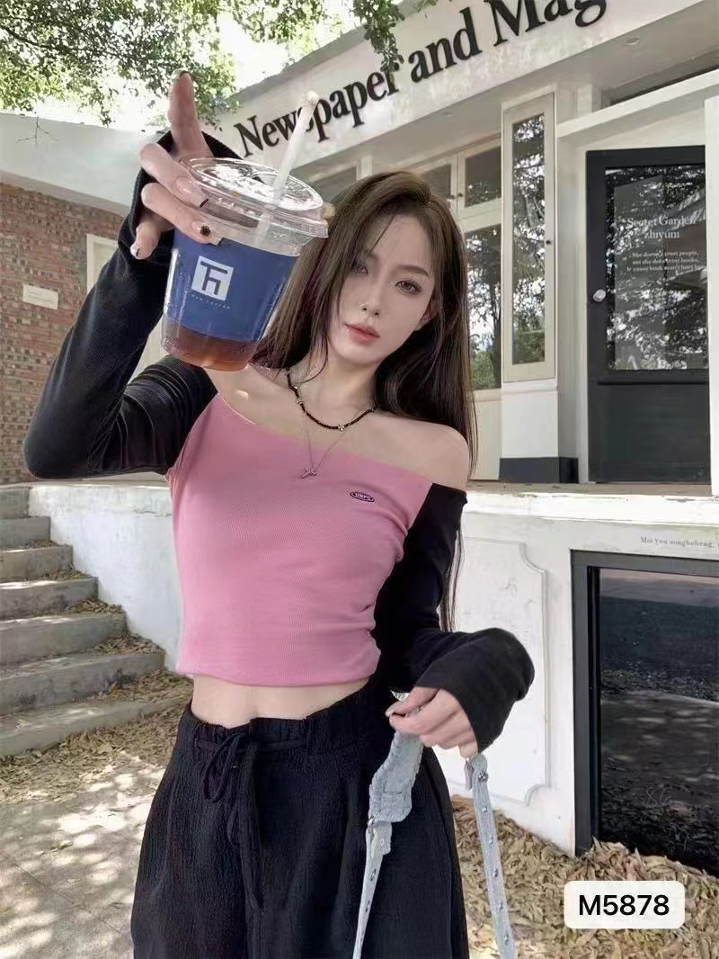 秋季新款設計感純欲性感一字肩鎖骨拼色顯瘦長袖上衣女