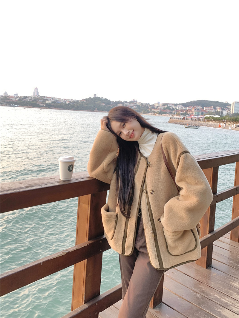 Actual shot ~ Winter new milk-style outfit with a sense of atmosphere, imitation fur all-in-one lamb wool thickened warm jacket