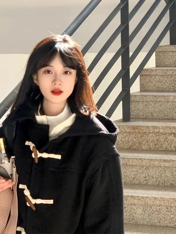 Horn Button Woolen Coat Women's Mid-Length 2023 Autumn and Winter New Hepburn Style Small Hooded Woolen Coat Trendy