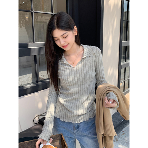 Real shot of thin slim-fit textured high-end v-neck brushed bottoming top for women 2023 autumn and winter new style chic women's clothing