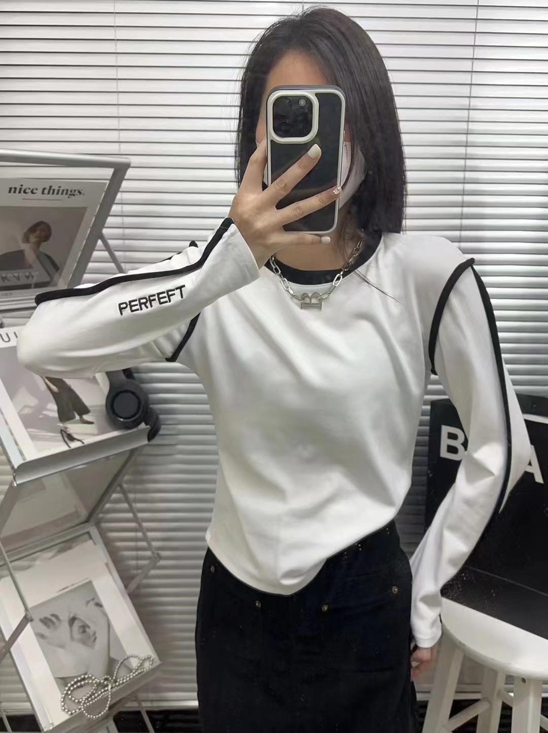 European goods 2023 autumn and winter style sleeve letter embroidery fishbone topstitch color matching round neck long-sleeved T-shirt plus velvet bottoming shirt