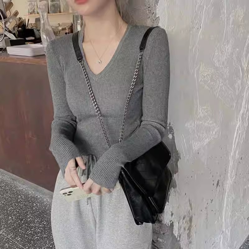 春秋v領上衣女2023秋冬百搭針織衫低領小眾設計感鎖骨內搭打底衫