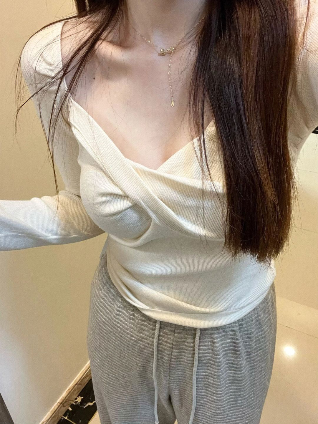 德絨 韓版v領長袖針織打底衫女裝秋季甜辣妹氣質修身顯瘦短款
