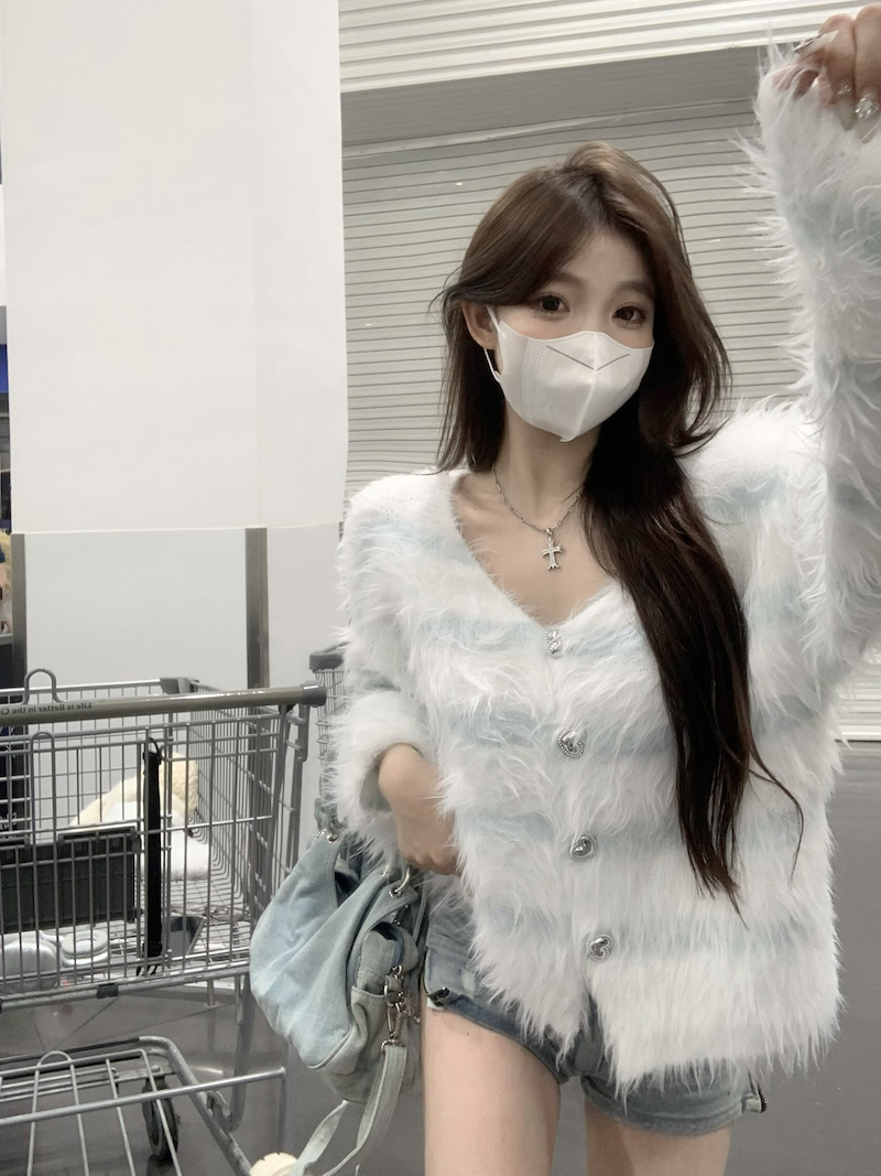 實拍 溫柔軟糯水貂絨毛衣外套女小香風條紋針織開衫短款仿貂絨